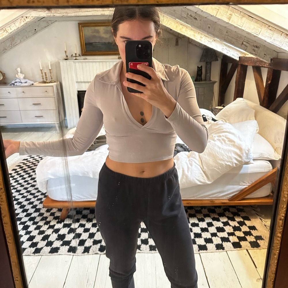 Wilfred Free longer sleeve crop top